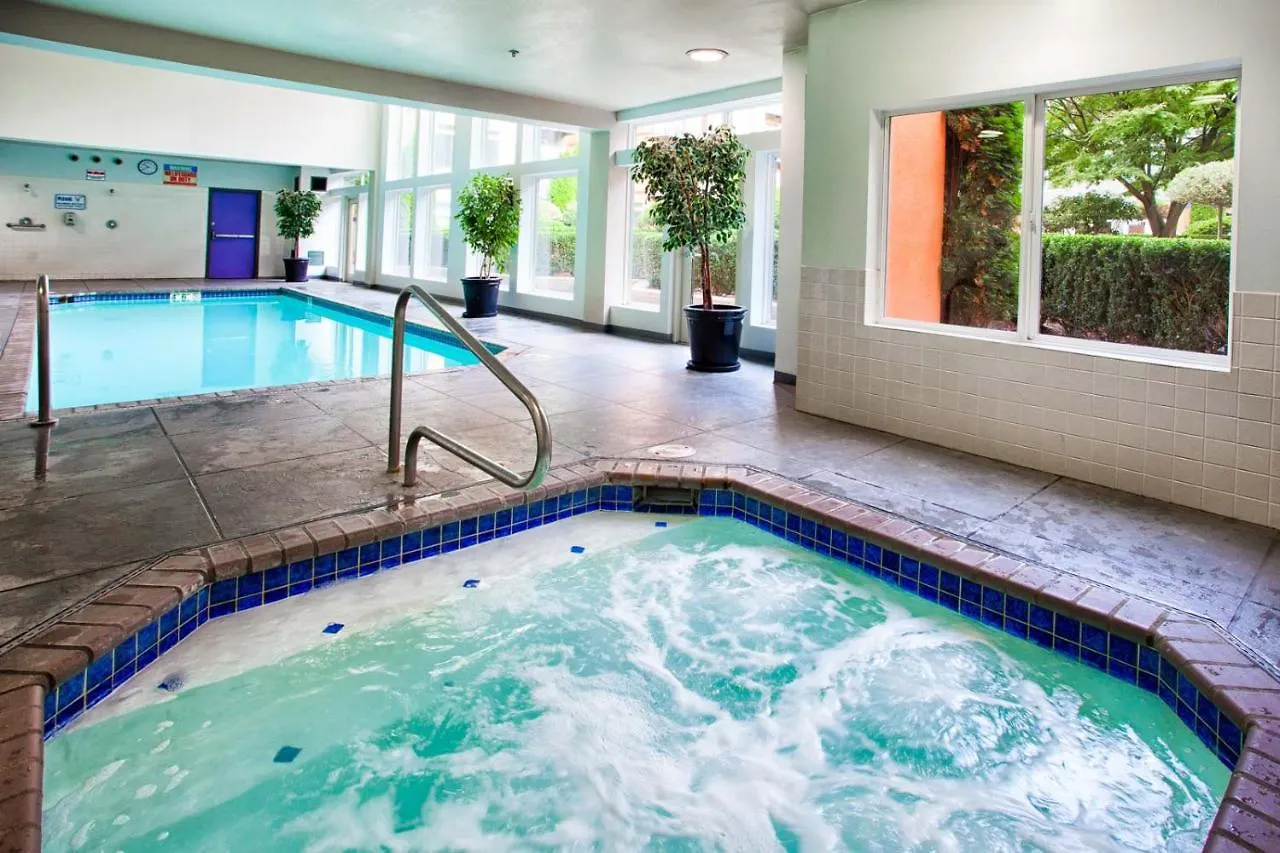 City Water View Oasis With Pool & Gym Near Cruise In Heart Of Seattle United States