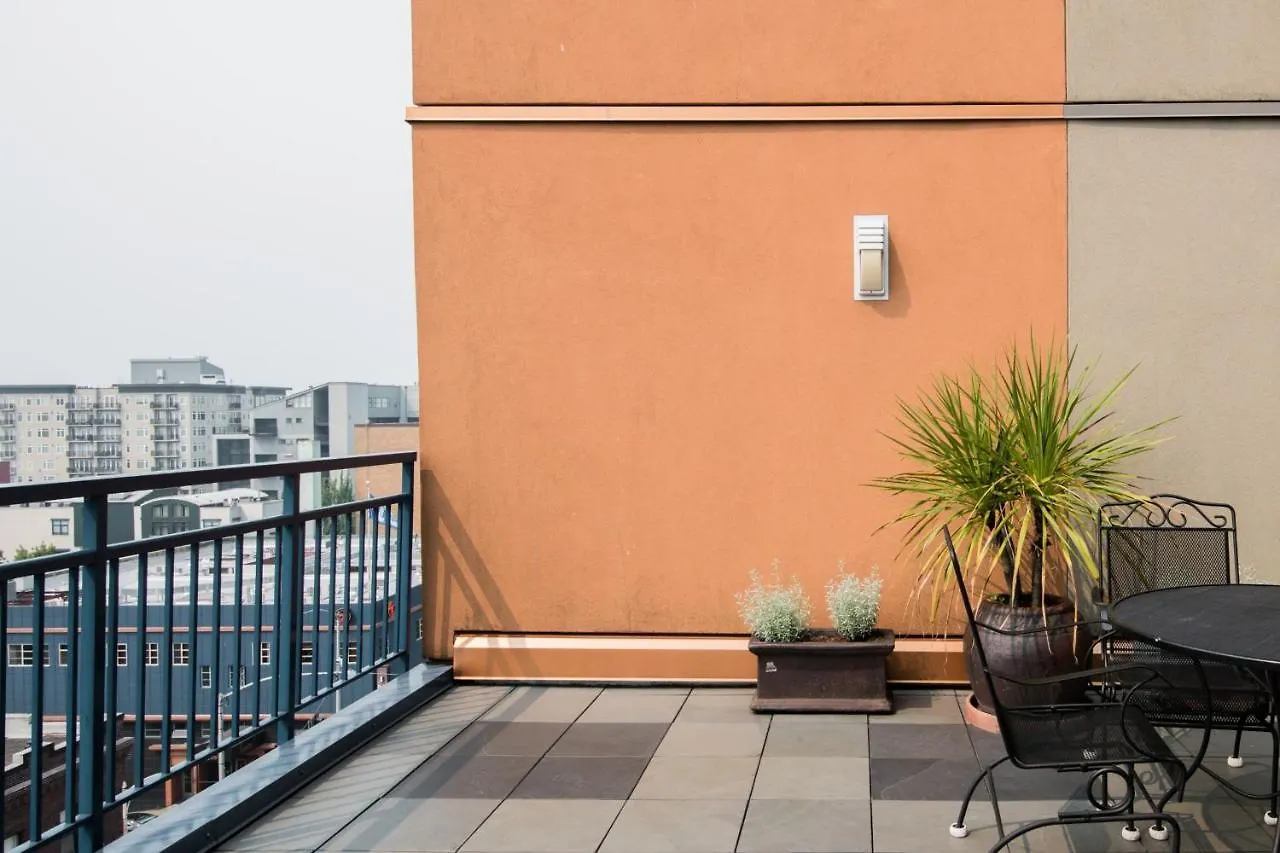 Apartment City Water View Oasis With Pool & Gym Near Cruise In Heart Of Seattle