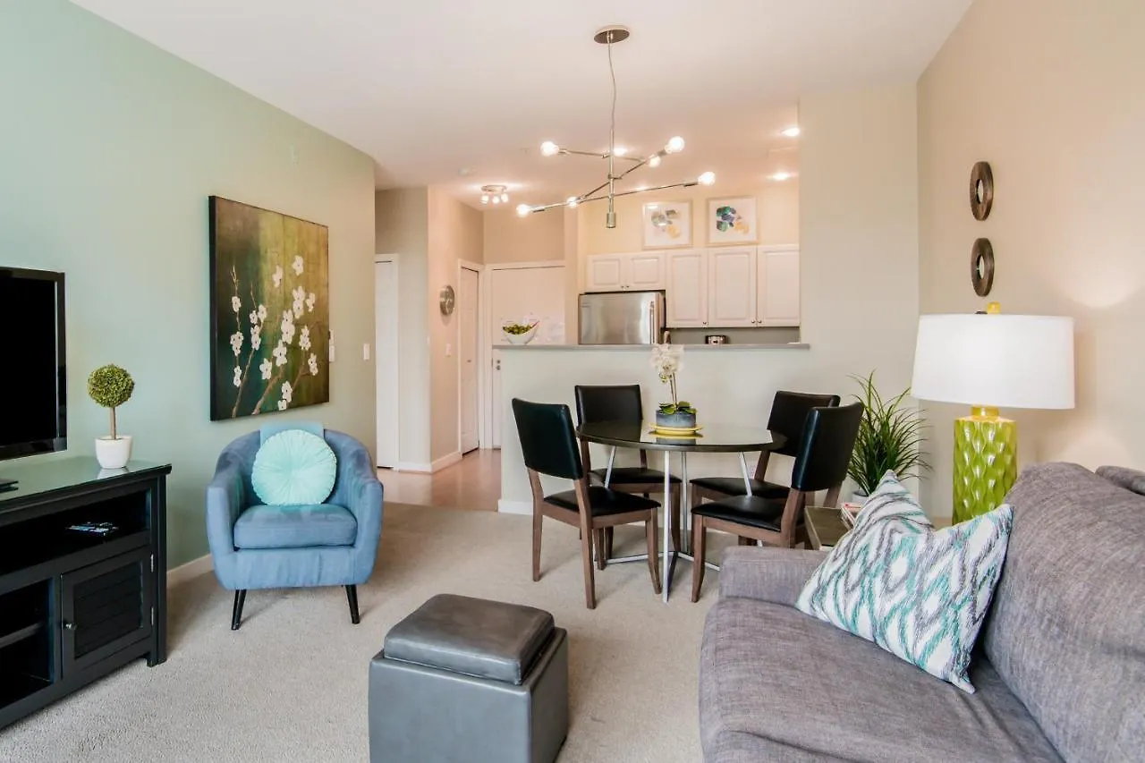 City Water View Oasis With Pool & Gym Near Cruise In Heart Of Seattle Apartment