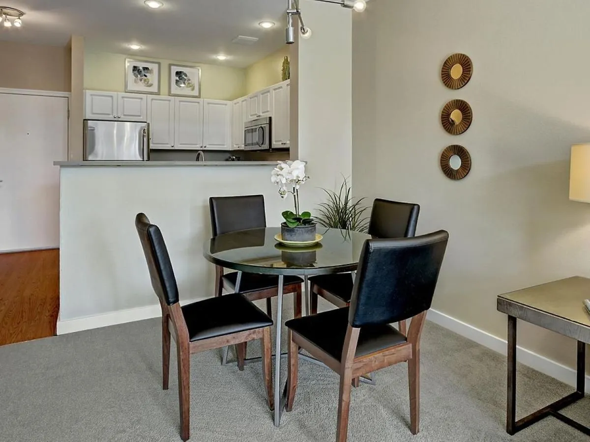 Apartment City Water View Oasis With Pool & Gym Near Cruise In Heart Of Seattle